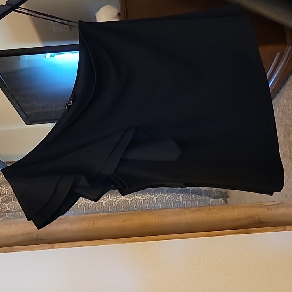 One shoulder top